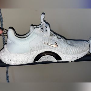 NEW Nike running shoes